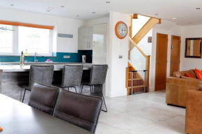 Luxury 3-Bed Cottage, West Wales